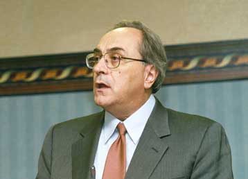 Ανυποχώρητος ο αγώνας για τις κοινωνικές προτεραιότητες, δηλώνει ο Ν.Κωνσταντόπουλος