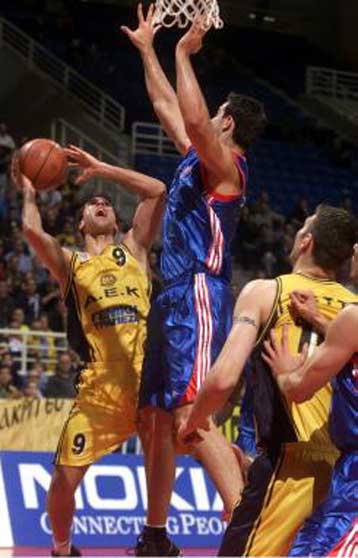 Κερδίσαμε χάρη στην καλή μας άμυνα </b>  <i> Σούμποτιτς: Ήμασταν τραγικοί </i>