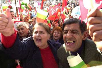 Την παραίτηση της βουλγαρικής κυβέρνησης ζητούν χιλιάδες πολίτες εξαιτίας της φτώχειας και της διαφθ