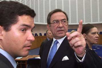 Στον εισαγγελέα Πρωτοδικών ο φάκελος για τους συμβούλους του «Αθήνα 2004»<i>Επανεμφάνιση Γλύξμπο