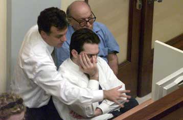 «Παγώνει» το ΧΑΑ από τη φυγή κεφαλαίων<I>Σημαντική αύξηση των καταθέσεων σε συνάλλαγμα</I>