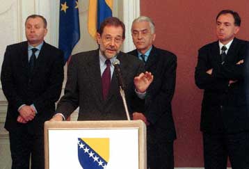 Οικονομική βοήθεια στα Βαλκάνια υπόσχεται ο Σολάνα</b><i>Πρώτο μέλημα η ανόρθωση της γιουγκοσλαβ