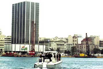 Αυξημένη κατά 21,5% η εμπορευματική κίνηση στο λιμάνι του Πειραιά<i>15,6 δισ. οι επενδύσεις το 2