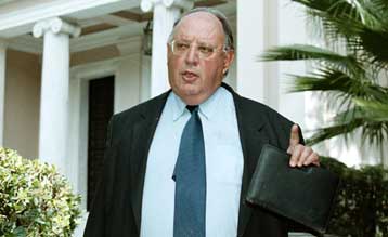 Νέο μέτωπο ανοίγει ο Πάγκαλος με τον Κατσαρό</b><i>Αφορμή για την κόντρα κτίριο στη Λάρισα</i>