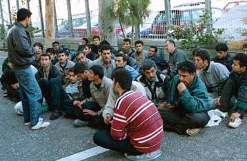 Νέες συλλήψεις λαθρομεταναστών σε Ραφήνα και Κάρυστο