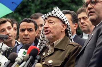 Επικίνδυνη εξέλιξη η δολοφονία του στελέχους της Φατάχ, λέει ο Αραφάτ<i>Δεσμεύεται για την επίτε