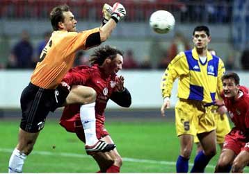 Νίκη δώρο του Ηρακλή στην Ελλάδα <i> Αποκλείστηκε θριαμβεύοντας επί της Καϊζερσλάουτερν με 3-2</