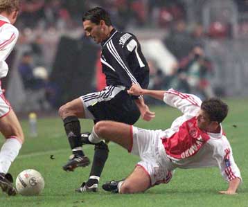 Έμεινε εκτός UEFA ο Αγιαξ, μετά το 2-2 με τη Λοζάνη <i> Tα αποτελέσματα των αγώνων της Πέμπτης <