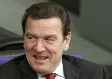 Τα ζητήματα της Διακυβερνητικής στο επίκεντρο των επαφών του Σρέντερ στην Ευρώπη