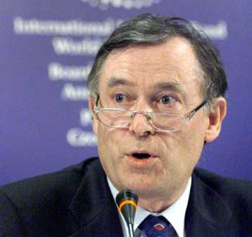 Νέα αύξηση των επιτοκίων θα χρειαστεί εάν το ευρώ παραμείνει αδύναμο, υποστηρίζει το ΔΝΤ