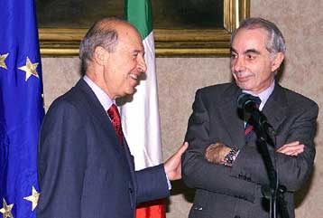 Η διεύρυνση της ΕΕ και οι σχέσεις της με την Τουρκία στο επίκεντρο της συνάντησης Σημίτη – Αμάτο