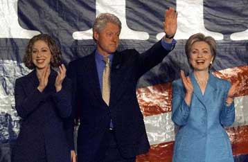 Δεν παίρνει θέση ο Κλίντον για το εκλογικό αποτέλεσμα