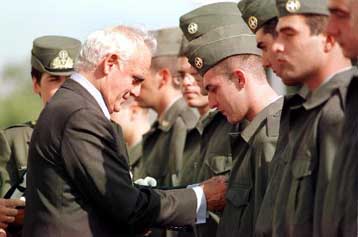 Με το μετάλλιο Εξόχων Πράξεων τιμήθηκαν οι ήρωες στρατιώτες του Σάμινα<i>Συγκίνηση για τον άτυχο