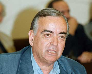 Για παραβίαση των κανόνων λειτουργίας του ΚΚΕ κατηγορεί ο Ριζοσπάστης το Γ.Θεωνά