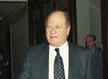 Μετά τον Ακη Τσοχατζόπουλο και ο Γ.Αρσένης αμφισβητεί την κυβερνητική πολιτική