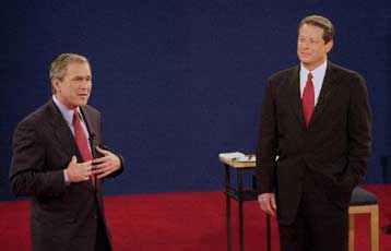 Ισοπαλία δείχνουν τα exit poll σε πέντε πολιτείες