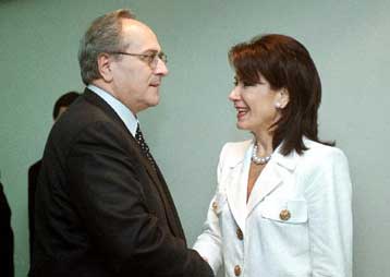 Προτεραιότητα στην Πολιτιστική Ολυμπιάδα ζήτησε ο Κωνσταντόπουλος από την Αγγελοπούλου