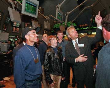 Νευρικότητα στη Γουόλ Στριτ την Τρίτη εν αναμονή του εκλογικού αποτελέσματος