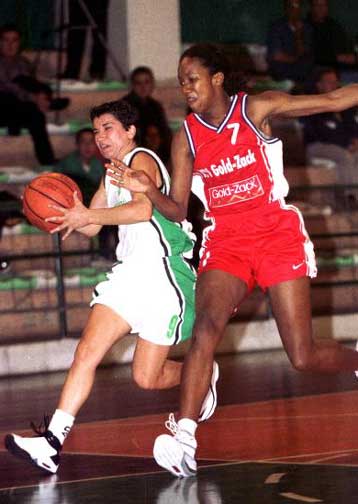 Εντός έδρας με Ρουζόμπεροκ και απουσίες ο Σπόρτινγκ στην Ευρωλίγκα γυναικών<I>Στο Μπρνο ο Παναθη