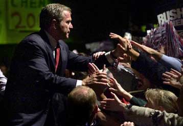 Πρώτη συμβολική νίκη του Τζορτζ Ο. Μπους στις αμερικανικές εκλογές