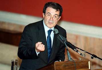 Δύο χρόνια περιθώριο ζητά από τους Βρετανούς επιχειρηματίες ο Πρόντι για το ευρώ