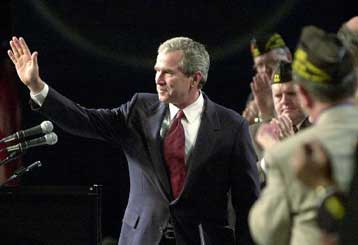 Όλα για τη μάχη των εκλεκτόρων<i>Μπροστά ο Γκορ σε τελευταία δημοσκόπηση</i>