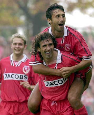 Παίρνει τον Καναδό ΜακΚένα από τη γερμανική Κότμπους η Μάντσεστερ Γιουνάιτεντ