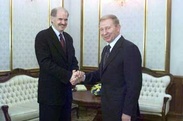 Η ανάπτυξη των διμερών σχέσεων κυριαρχεί στην επίσκεψη του Γ.Παπανδρέου στην Ουκρανία