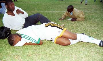 Πρόστιμο 1,1 εκατ. δρχ. στην Ομοσπονδία της Ζιμπάμπουε από τη FIFA για το θάνατο 13 ανθρώπων