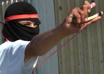 Ο Μπαράκ αντιτίθεται στην ανάπτυξη ειρηνευτικής δύναμης<i>Ακόμη δύο Παλαιστίνιοι νεκροί στη Δυτι