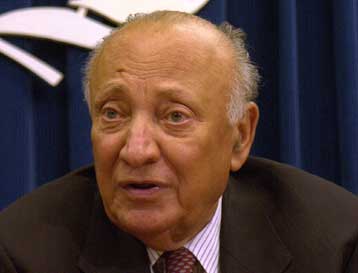 Εμμένει στη λύση της συνομοπονδίας ο Ντενκτάς<i>Αναβαθμίζει τις συνομιλίες η παρουσία Ανάν, δηλώ