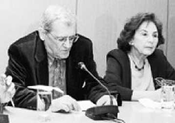 Ο Τίτος Πατρίκιος στο τιμόνι της Πολιτιστικής Ολυμπιάδας<i>Διευθύνων σύμβουλος ο Ροδόλφος Μασλία