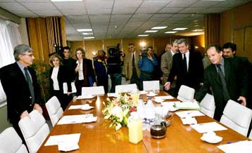 Παράθυρο για συμβιβασμό στο εργασιακό από το υπουργείο – Τελεσίγραφο από τη ΓΣΕΕ για τα μέτρα