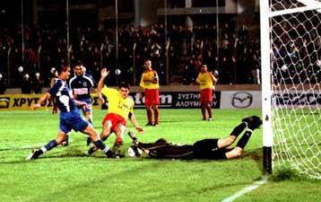 Μαζί με τη βροχή ήλθαν και τα γκολ <i> Ο ΠΑΣ Γιάννινα 3-1 τον Αθηναϊκό </i>
