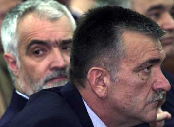 Ο Μιλόσεβιτς θα λογοδοτήσει στο σερβικό λαό</i>