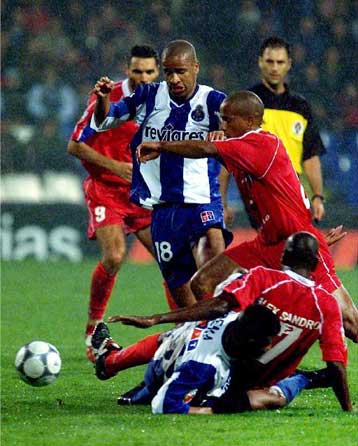 Έχασε βαθμούς η Πόρτο αλλά παραμένει στην κορυφή