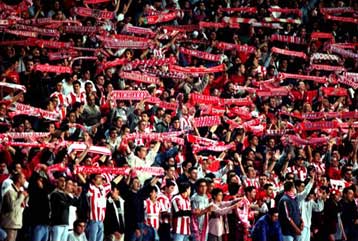 Κλειστά τα στόματα των ερυθρολεύκων κατά την αναχώρηση για τη Λυών<I>Ανατολάκης, Λουτσιάνο έμειν