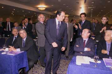 Νέο κατηγορώ Καραμανλή περί διαπλοκής κατά τη συνεδρίαση της ΝΔ για την αναθεώρηση του Συντάγματος