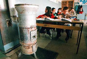 Τεράστιο ενεργειακό πρόβλημα αντιμετωπίζει η Σερβία<i>Το 40% της χώρας χωρίς ηλεκτρικό</i>