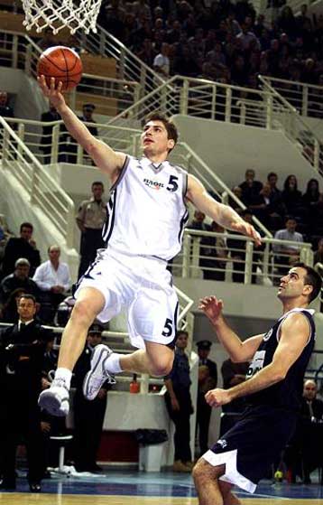 Ντέρμπι από τα… παλιά υπό το βλέμμα του Γκάλη  <i> ΑΕΚ – Ηρακλής την Κυριακή στο ΟΑΚΑ </i>