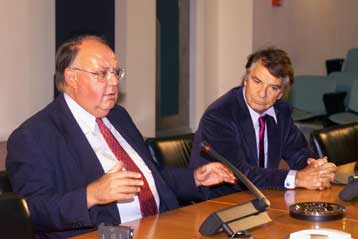 Το 2002 ξεκινούν οι εργασίες αποκατάστασης του Εθνικού Θεάτρου<i>Δέκα δισ. δρχ. θα κοστίσουν οι