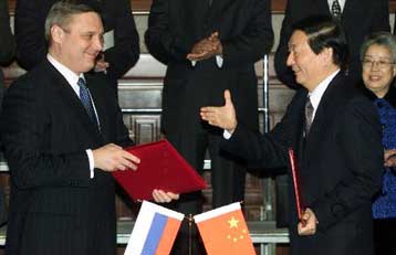 Ρωσία – Κίνα υπογράφουν οικονομικές συμφωνίες και επιβεβαιώνουν τις καλές σχέσεις τους