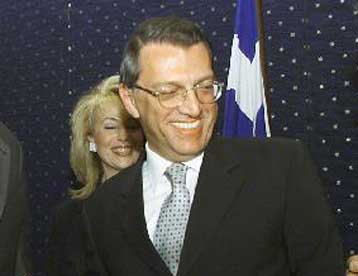 Επί τάπητος τα ελληνοτουρκικά στη συνάντηση Σημίτη με Γιλμάζ – Επαφές με Στεφανόπουλο και Καραμανλή