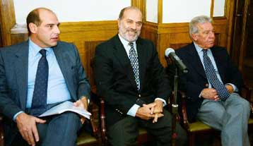 Μαγική εικόνα το πλεόνασμα για το 2001, υποστηρίζει ο ΣΕΒ