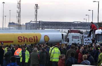 Ενισχύθηκαν κατά 80% τα κέρδη της Royal Dutch/Shell το τρίτο τρίμηνο