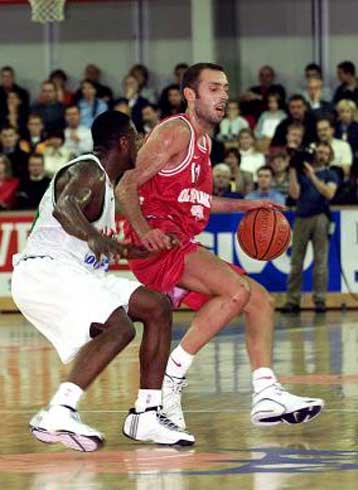 Μεγάλη νίκη μέσα σε ένα ναό του μπάσκετ  <i>Σάγκατιν: Ο Ολυμπιακός έχει ποιότητα </i>