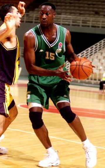 Φήμες για αντικατάσταση του Μπέρι στον Μακεδονικό