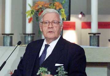 Κατά της ένταξης της Τουρκίας στην ΕΕ τάσσεται ο πρώην καγκελάριος Χέλμουτ Σμιτ