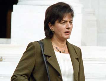 Τη δημιουργία μητροπολιτικής διοίκησης ανακοινώνει η Β.Παπανδρέου στο συνέδριο της ΚΕΔΚΕ