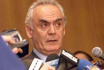 Υπέρ του 35ώρου ο Ακ.Τσοχατζόπουλος<I>Πολύ καλοί οι όροι της αγοράς των Eurofighter, δήλωσε</I>